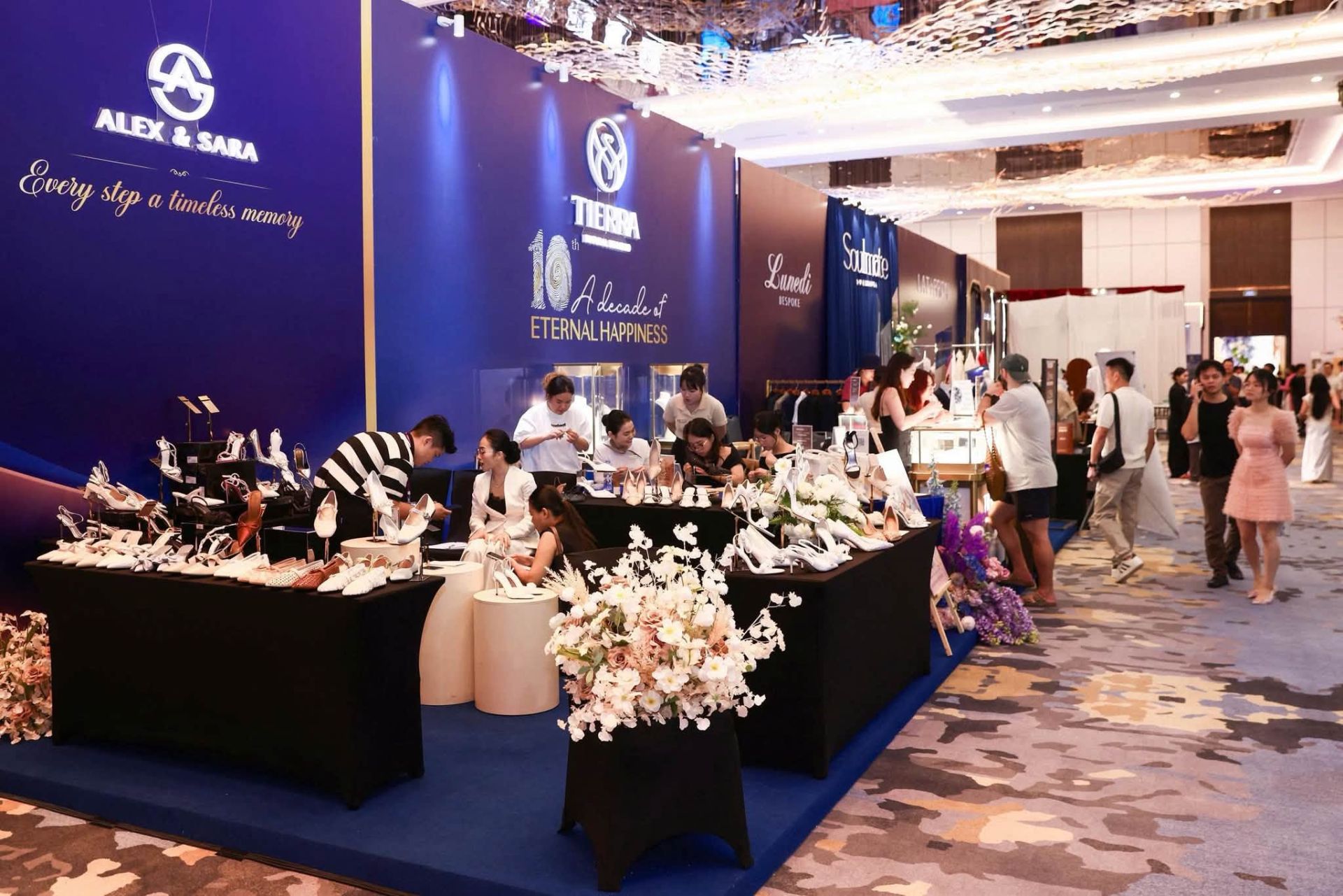 The Vietnam Grand WeddX 2026 không chỉ phục vụ nhu cầu thị trường, mà còn góp phần quảng bá hình ảnh Hà Nội và Việt Nam. The Vietnam Grand WeddX 2026 không chỉ phục vụ nhu cầu thị trường, mà còn góp phần quảng bá hình ảnh Hà Nội và Việt Nam.