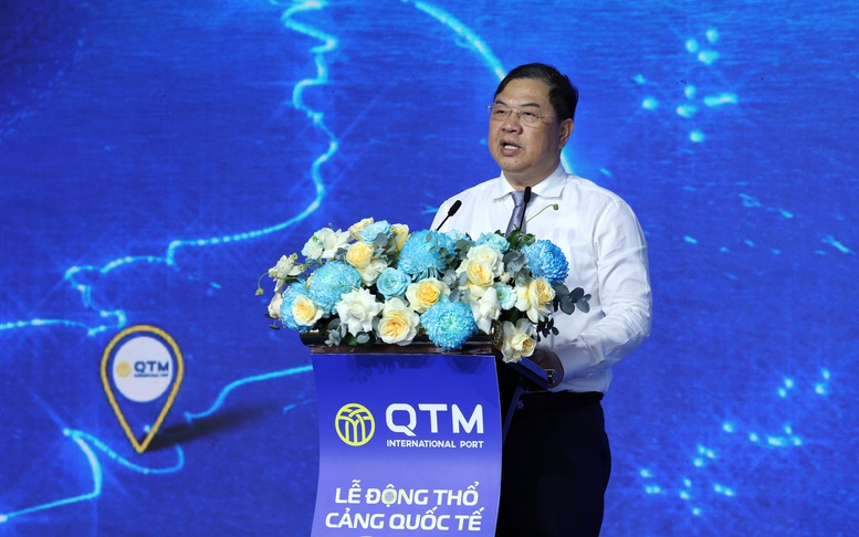 Phó Thủ tướng Thường trực Phạm Gia Túc phát biểu tại lễ khởi công Cảng quốc tế QTM, thuộc Cụm cảng nước sâu Cái Mép-Thị Vải (TPHCM) - Ảnh: VGP/Phương Nguyên Phó Thủ tướng Thường trực Phạm Gia Túc phát biểu tại lễ khởi công Cảng quốc tế QTM, thuộc Cụm cảng nước sâu Cái Mép-Thị Vải (TPHCM) - Ảnh: VGP/Phương Nguyên