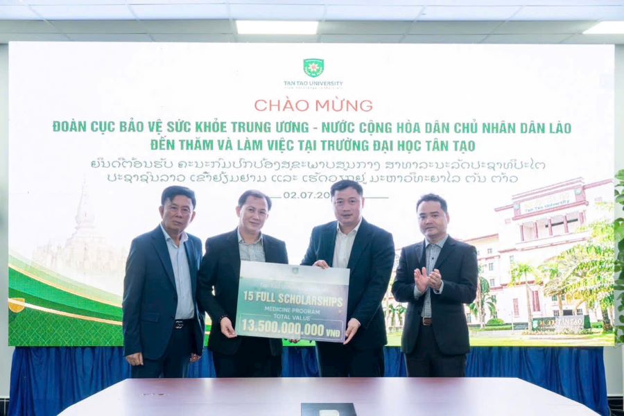 Trường Đại học Tân Tạo trao tặng các suất học bổng dành cho sinh viên Lào Trường Đại học Tân Tạo trao tặng các suất học bổng dành cho sinh viên Lào