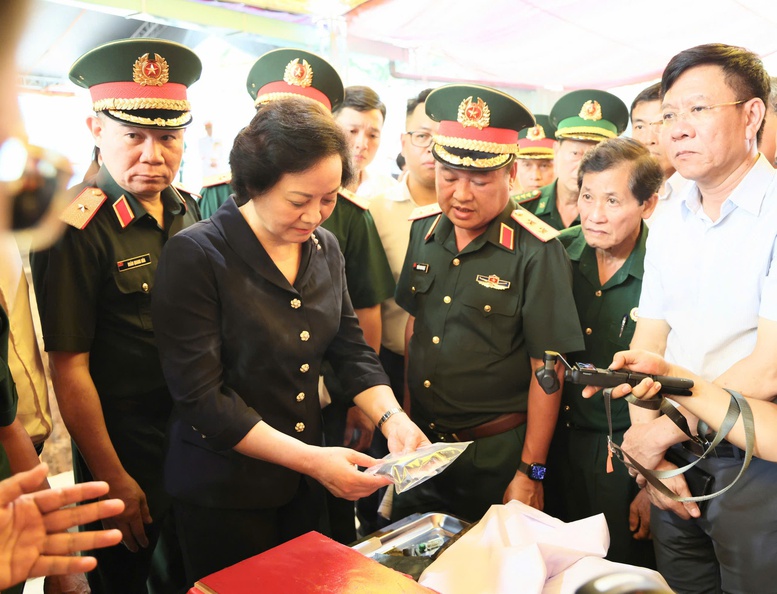 Phó Thủ tướng Phạm Thị Thanh Trà kiểm tra công tác chuẩn bị Lễ triển khai tìm kiếm, quy tập hài cốt liệt sĩ