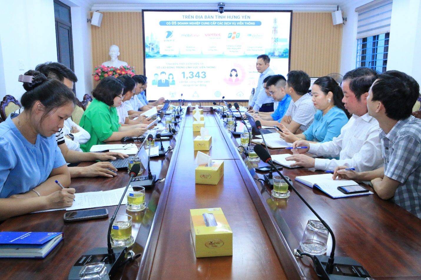Toàn cảnh Hội nghị. Toàn cảnh Hội nghị.