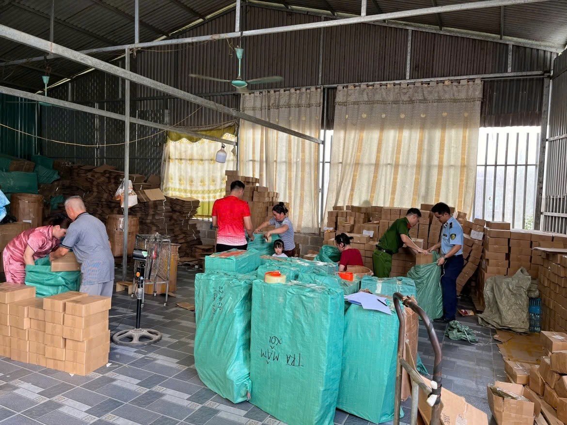 Cao Bằng: Khởi tố đối tượng sản xuất, buôn bán hàng ngàn gói trà giả