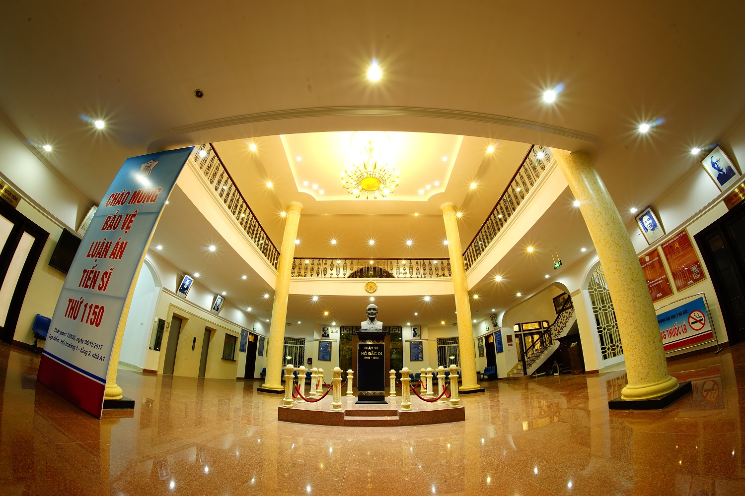 Khuôn viên Trường Đại học Y Hà Nội Khuôn viên Trường Đại học Y Hà Nội