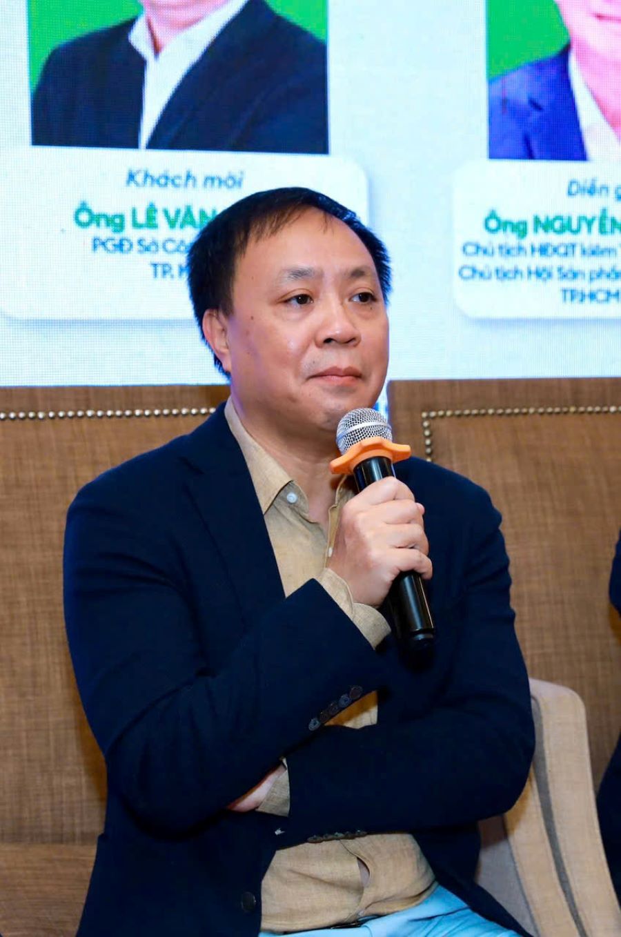 “Chi phí logistics đã chiếm tới 55% lợi nhuận gộp của doanh nghiệp. Đây là con số không thể tưởng tượng được”, ông Phan Minh Thông - Chủ tịch HĐQT Công ty cổ phần Phúc Sinh chia sẻ. “Chi phí logistics đã chiếm tới 55% lợi nhuận gộp của doanh nghiệp. Đây là con số không thể tưởng tượng được”, ông Phan Minh Thông - Chủ tịch HĐQT Công ty cổ phần Phúc Sinh chia sẻ.