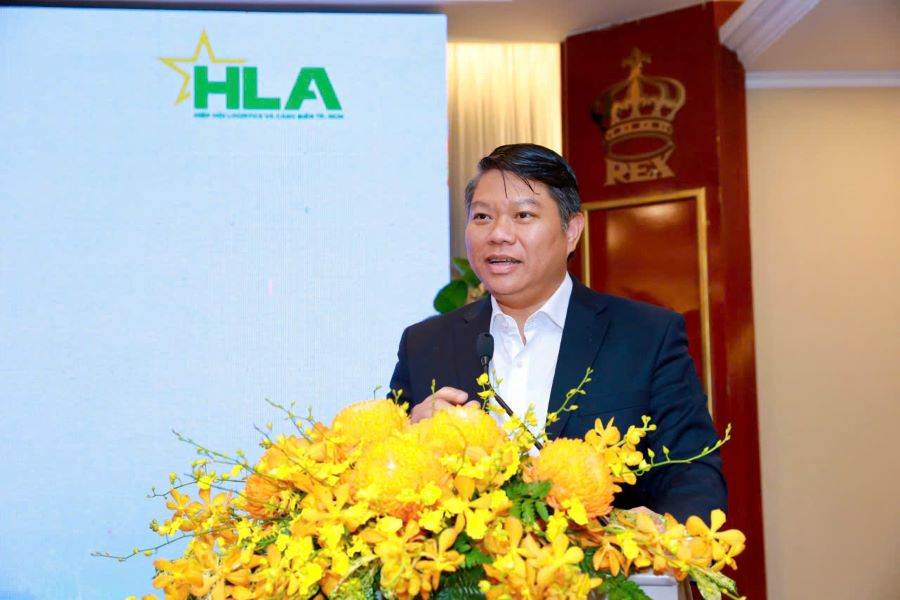Ông Lê Văn Danh, Phó Giám đốc Sở Công TP. HCM cho biết chi phí logistics cao từ lâu là một trong những điểm nghẽn ảnh hưởng trực tiếp đến năng lực cạnh tranh của nền kinh tế Việt Nam Ông Lê Văn Danh, Phó Giám đốc Sở Công TP. HCM cho biết chi phí logistics cao từ lâu là một trong những điểm nghẽn ảnh hưởng trực tiếp đến năng lực cạnh tranh của nền kinh tế Việt Nam