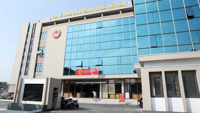 Trụ sở UBND thị xã Việt Yên Cũ được chuyển công năng thành một cơ quan hành chính của tỉnh. Trụ sở UBND thị xã Việt Yên Cũ được chuyển công năng thành một cơ quan hành chính của tỉnh.