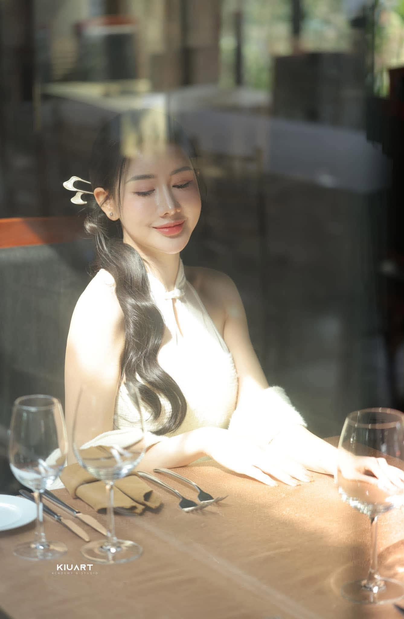 Chiều sâu nội tâm của Lan Linh ẩn sau những khung hình nghệ thuật Chiều sâu nội tâm của Lan Linh ẩn sau những khung hình nghệ thuật