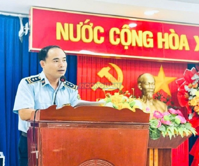 Ông Trần Xuân Thương phát biểu tiếp thu ý kiến chỉ đạo. Ông Trần Xuân Thương phát biểu tiếp thu ý kiến chỉ đạo.