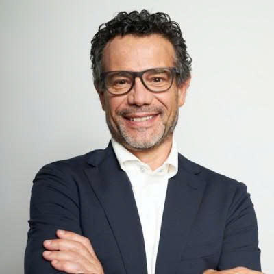 ông Luca Simonelli giữ chức Phó Chủ tịch Cấp cao khu vực Châu Á - Thái Bình Dương (APAC) ông Luca Simonelli giữ chức Phó Chủ tịch Cấp cao khu vực Châu Á - Thái Bình Dương (APAC)
