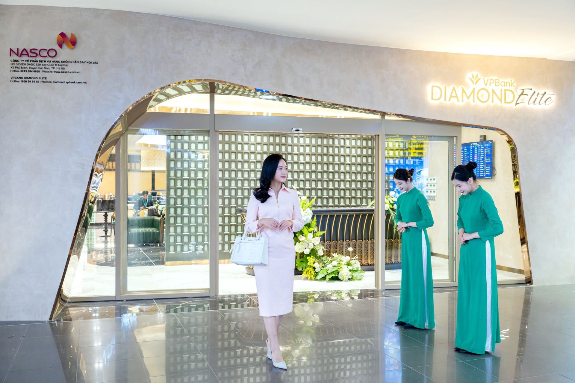 VPBank Diamond mang đến đặc quyền sử dụng không chờ sân bay không giới hạn trên toàn quốc. VPBank Diamond mang đến đặc quyền sử dụng không chờ sân bay không giới hạn trên toàn quốc.