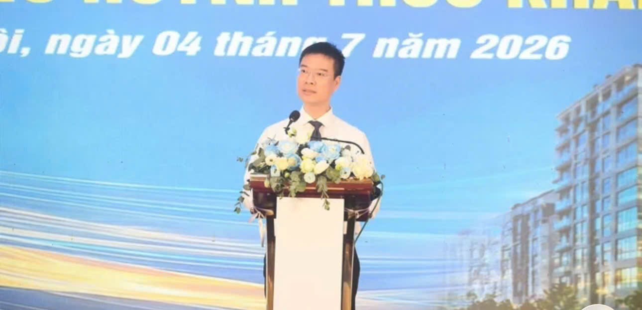 Ông Luyện Văn Phương, Phó Giám đốc Sở Xây dựng Hà Nội phát biểu tại buổi lễ. Ảnh: PV Ông Luyện Văn Phương, Phó Giám đốc Sở Xây dựng Hà Nội phát biểu tại buổi lễ. Ảnh: PV