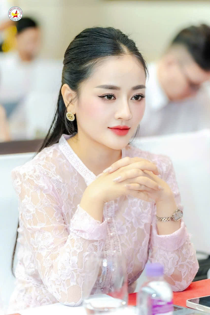 CEO Nguyễn Thu Hiền CEO Nguyễn Thu Hiền