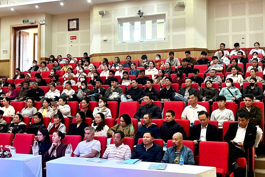 134 chủ cơ sở kinh doanh nh&agrave; h&agrave;ng tiệc cưới tr&ecirc;n địa b&agrave;n tỉnh tham gia tập huấn kiến thức chuy&ecirc;n m&ocirc;n về bảo đảm ATTP. Ảnh: An Nhi&ecirc;n