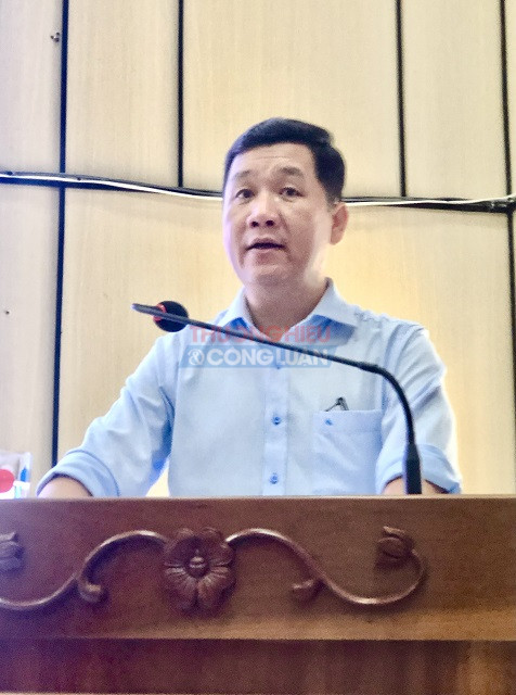 Ông Phan Quốc Hùng đã trình bày Báo cáo tình hình KT-XH tỉnh Gia Lai 6 tháng đầu năm 2026. Ảnh: VH Ông Phan Quốc Hùng đã trình bày Báo cáo tình hình KT-XH tỉnh Gia Lai 6 tháng đầu năm 2026. Ảnh: VH