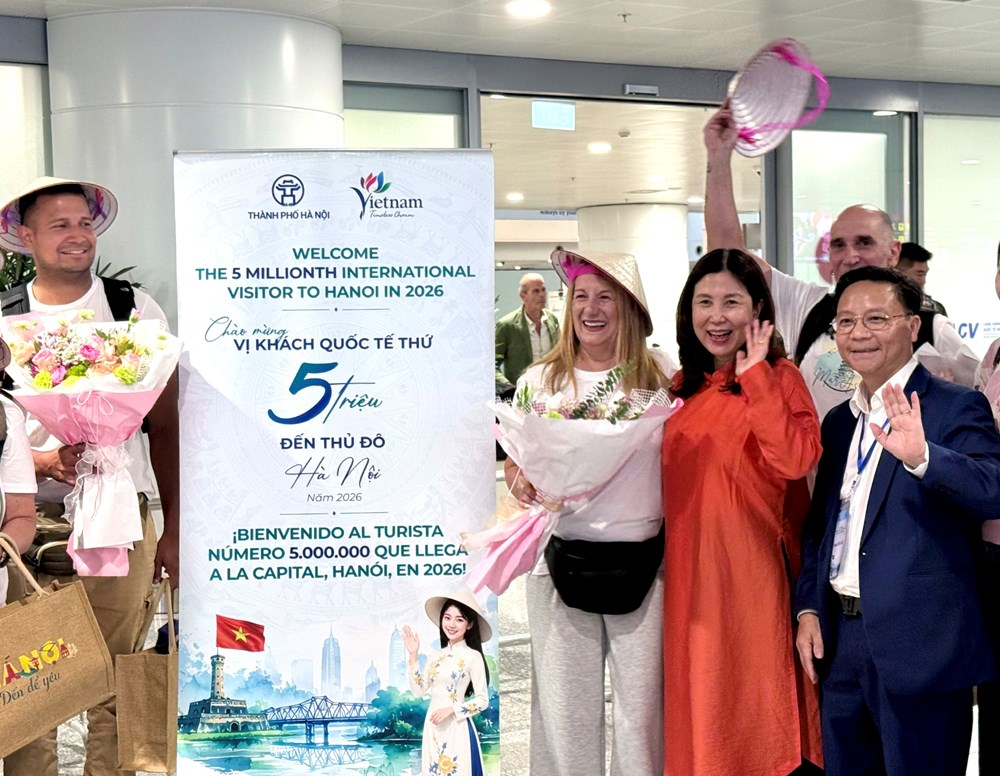 Hà Nội đón vị khách quốc tế thứ 5 triệu, khẳng định sức bật của du lịch Thủ đô