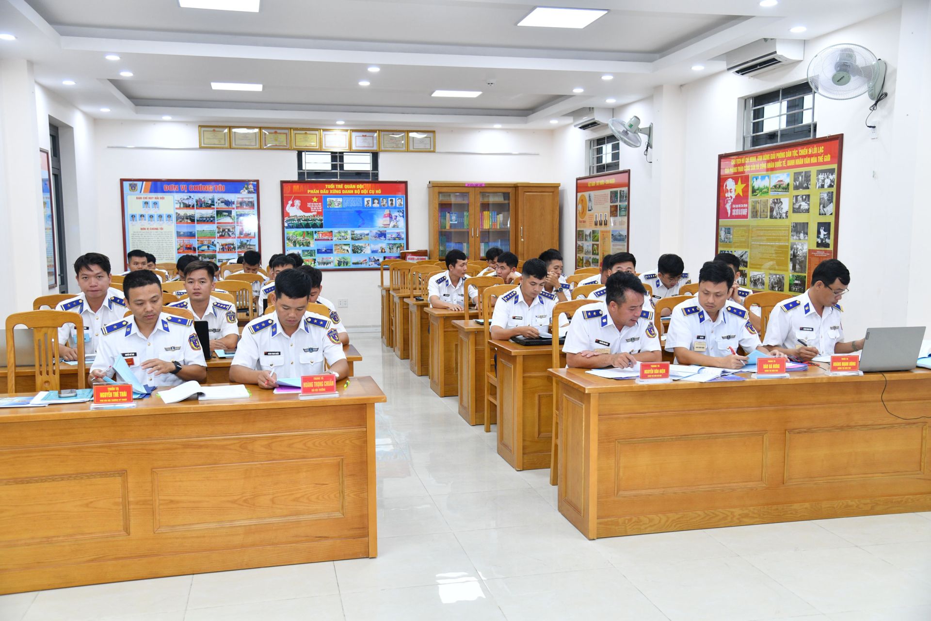 Nâng cao chất lượng công tác quản lý tư tưởng, duy trì kỷ luật và bảo đảm an toàn