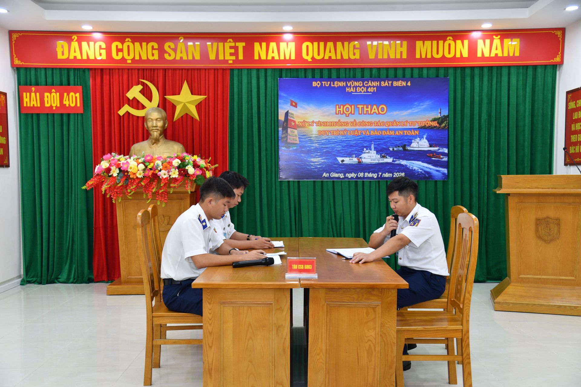 Phần thi thực hành xử lý tình huống của cấp ủy, chỉ huy Tàu CSB 6003. Phần thi thực hành xử lý tình huống của cấp ủy, chỉ huy Tàu CSB 6003.