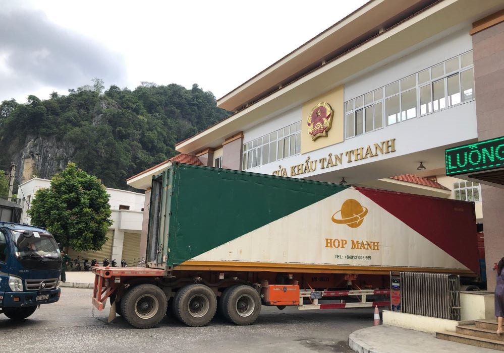 Hoạt động xuất nhập khẩu quan Cửa khẩu T&acirc;n Thanh (Lạng Sơn). Ảnh: soct.langson.gov.vn