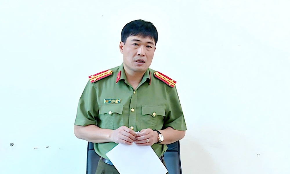Đại tá Bùi Chiến Thắng phát biểu chỉ đạo tại hội nghị. Đại tá Bùi Chiến Thắng phát biểu chỉ đạo tại hội nghị.