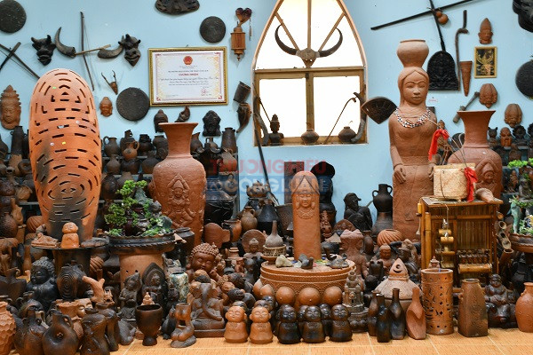 Gốm B&agrave;u Tr&uacute;c (x&atilde; Ninh Phước, Kh&aacute;nh H&ograve;a