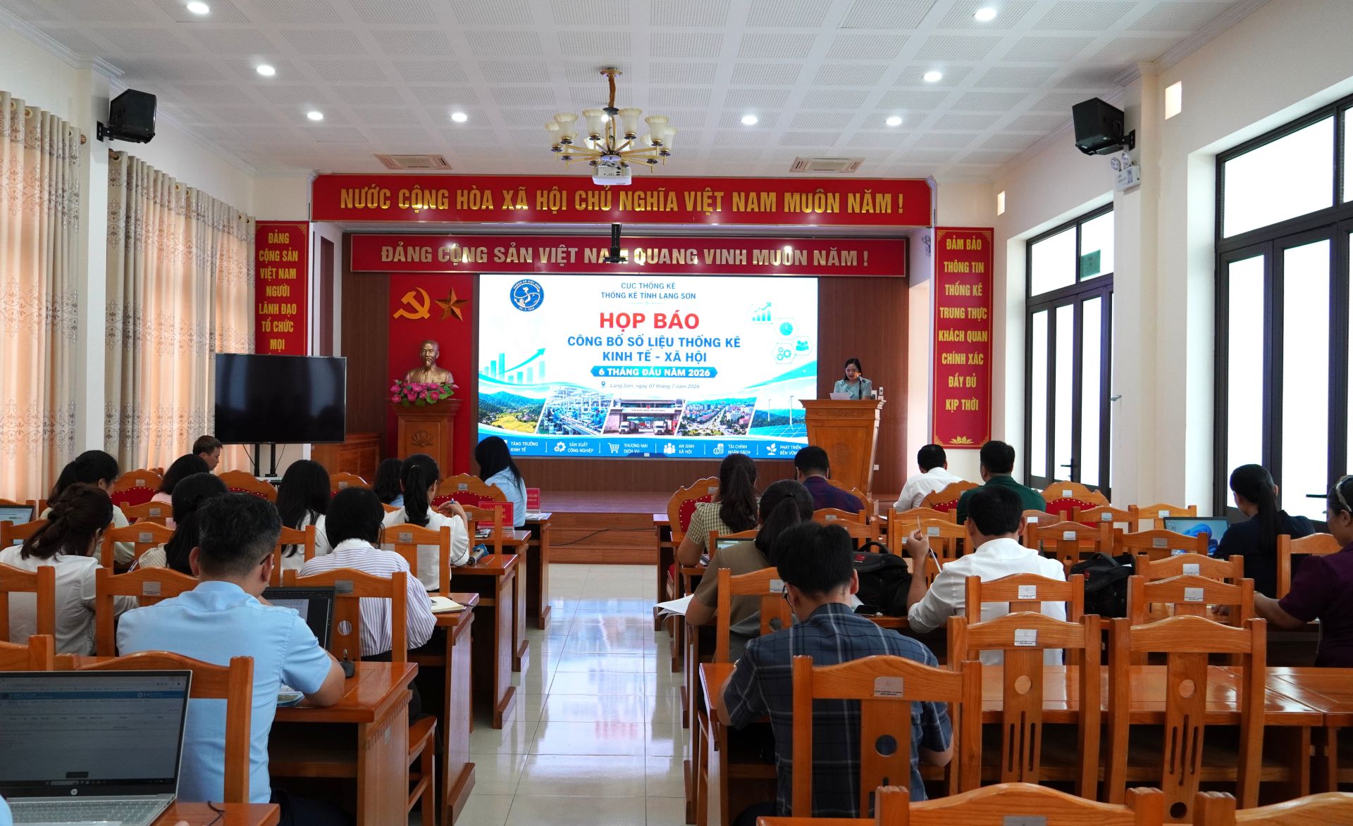 Lạng Sơn: M88bet không chặn - M88sut.com tải ứng dụng 6 tháng đầu năm duy trì đà tăng trưởng tích cực
