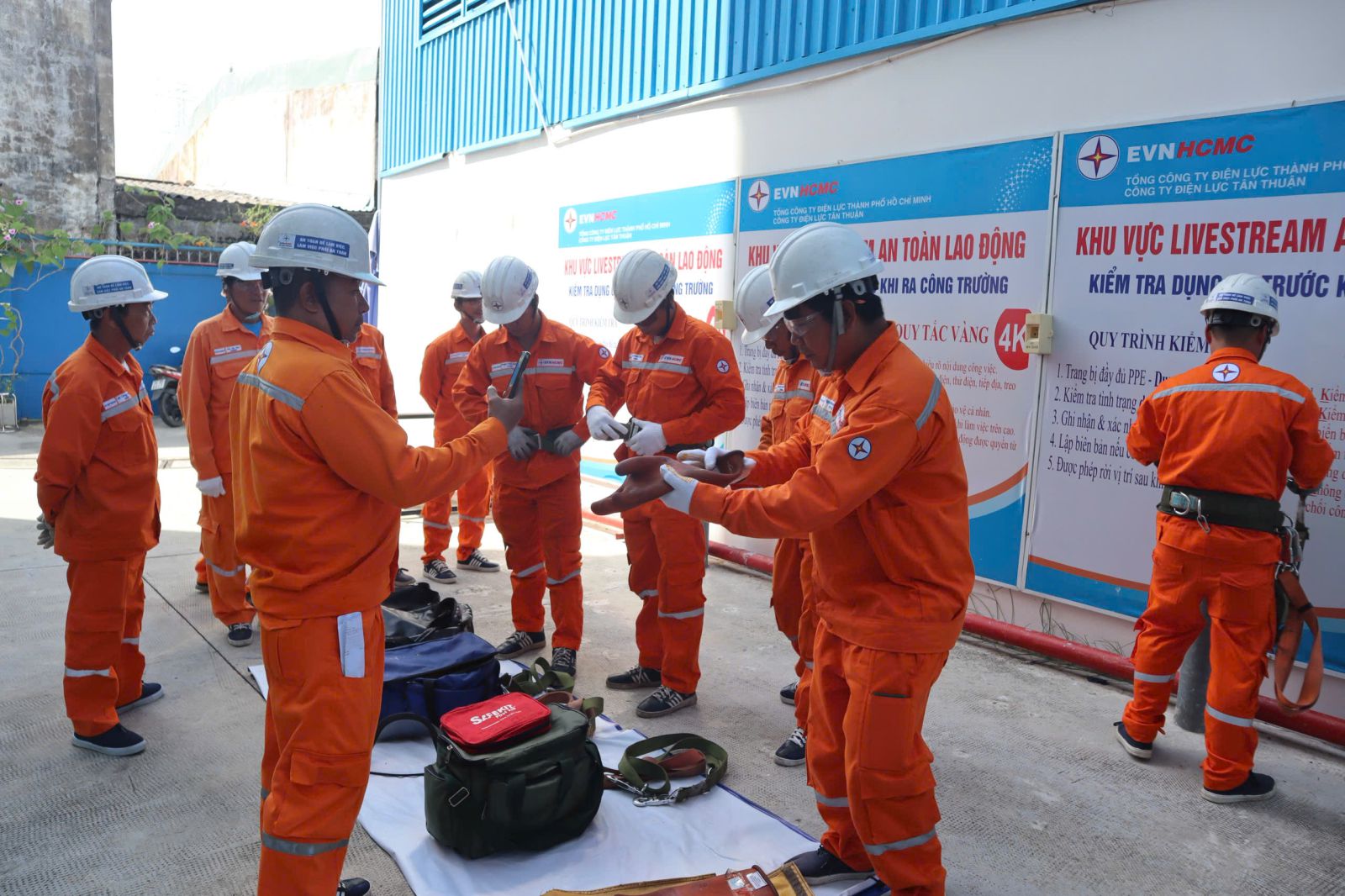 EVNHCMC: Chủ động phòng chống thiên tai, củng cố thương hiệu ngành điện hiện đại và an toàn