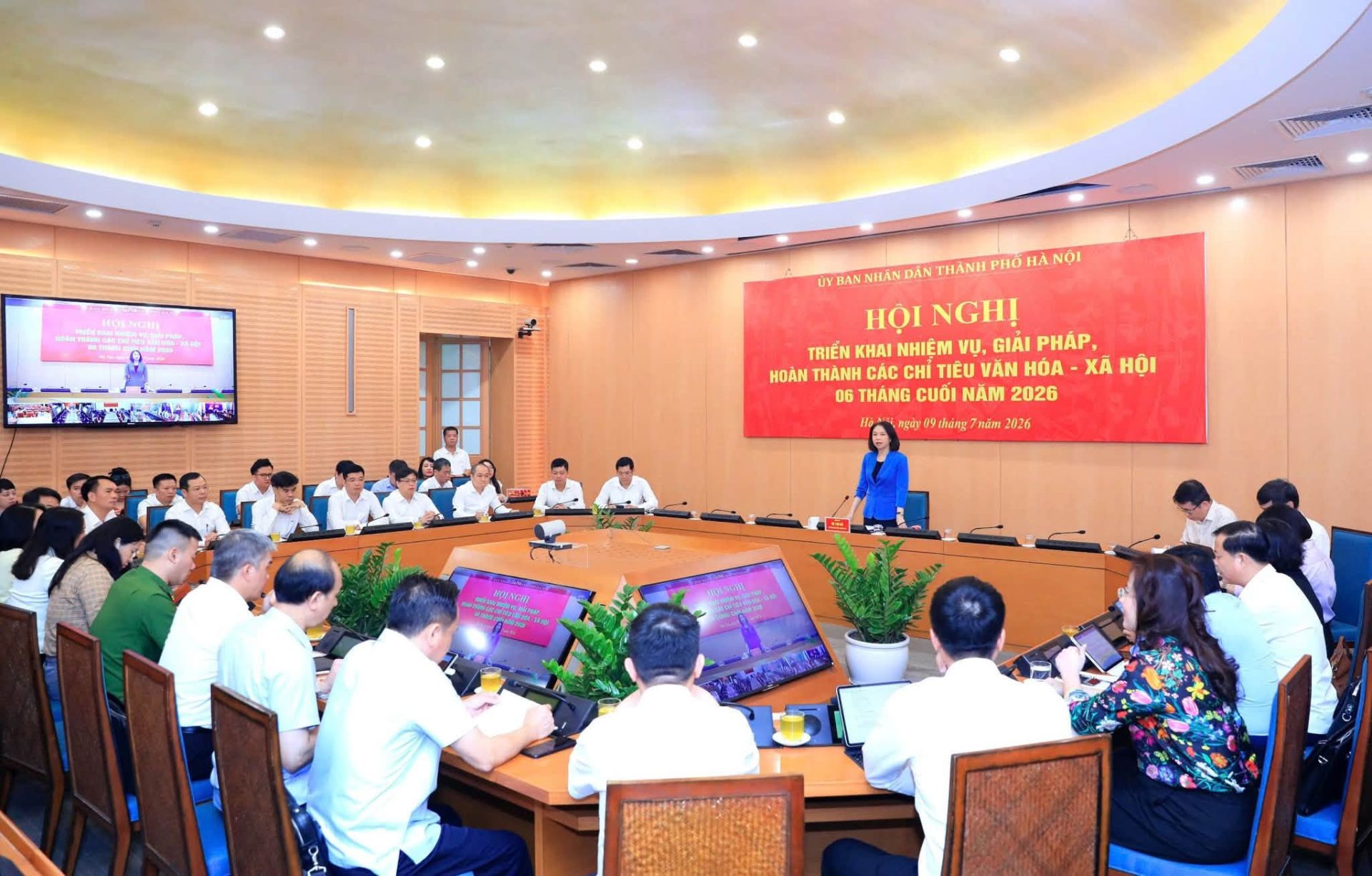 Hà Nội ưu tiên củng cố y tế cơ sở, nâng chất lượng bữa ăn bán trú
