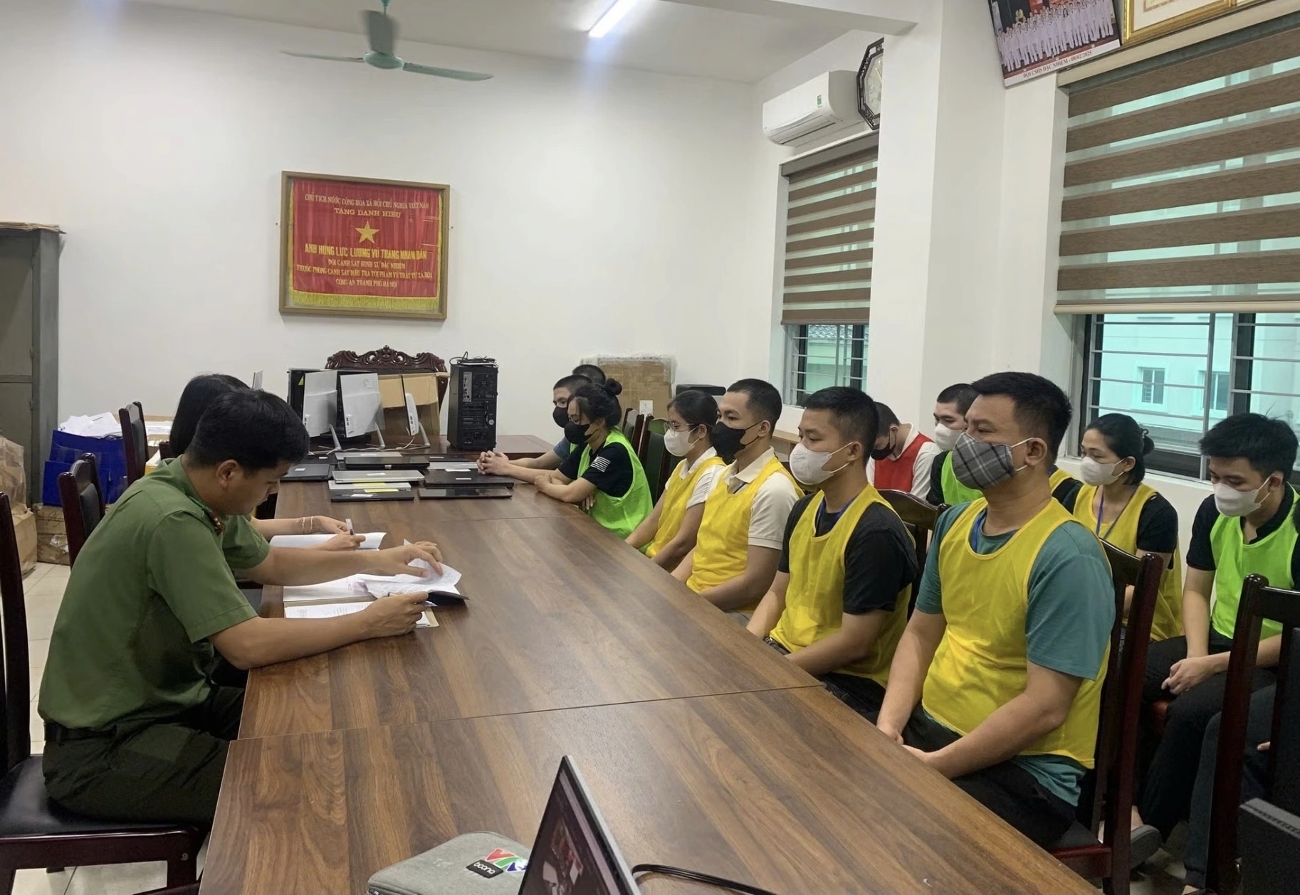 Khởi tố 42 bị can trong vụ mua bán tài khoản ngân hàng, triệt phá đường dây đánh bạc xuyên quốc gia