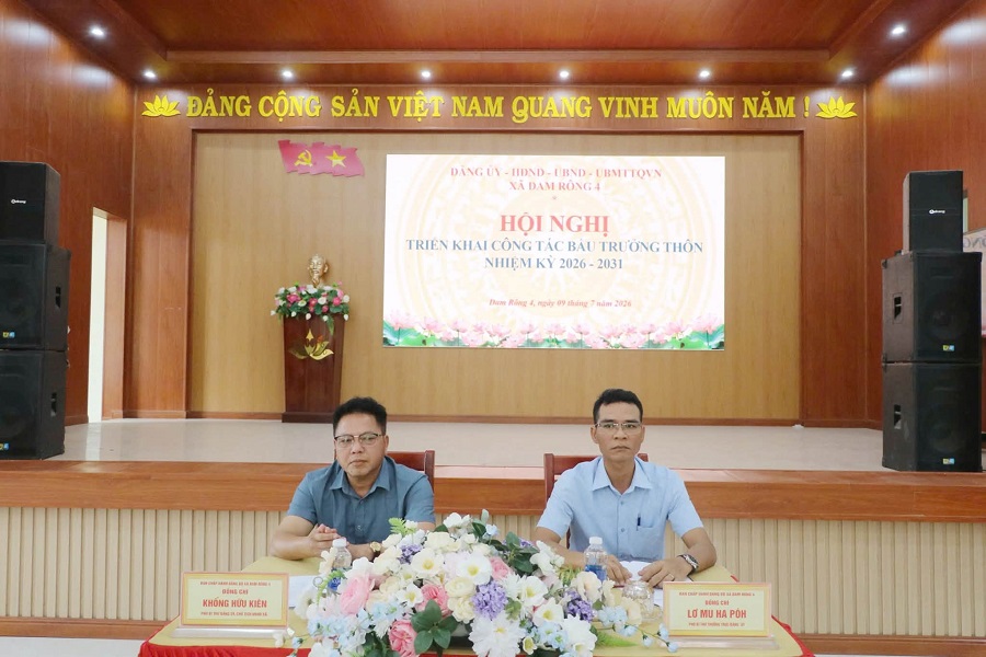 Hội nghị do đồng chí Lơ Mu Ha Póh - Phó Bí thư Thường trực Đảng ủy và đồng chí Khổng Hữu Kiên - Phó Bí thư Đảng ủy, Chủ tịch UBND xã chủ trì. Ảnh: TT Hội nghị do đồng chí Lơ Mu Ha Póh - Phó Bí thư Thường trực Đảng ủy và đồng chí Khổng Hữu Kiên - Phó Bí thư Đảng ủy, Chủ tịch UBND xã chủ trì. Ảnh: TT