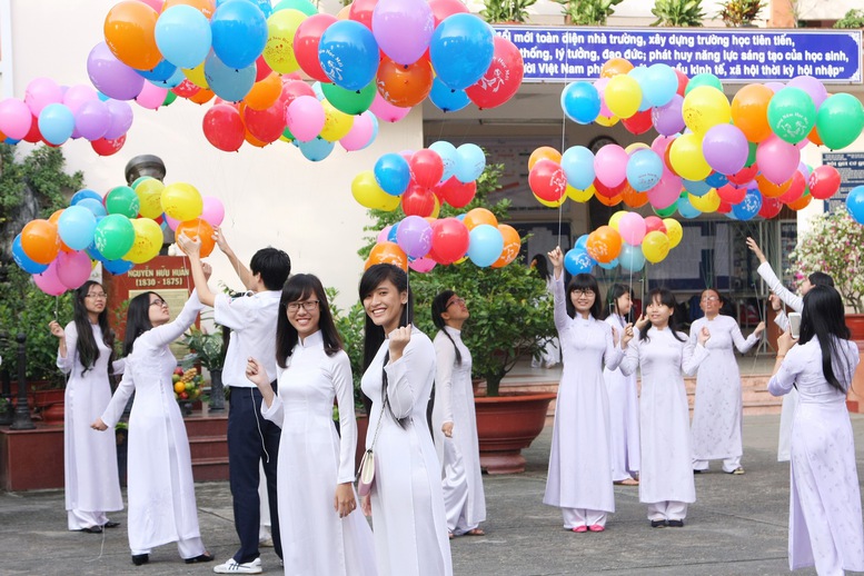 x&acirc;y dựng văn h&oacute;a học đường to&agrave;n diện, gắn với việc h&igrave;nh th&agrave;nh m&ocirc;i trường gi&aacute;o dục kỷ cương, th&acirc;n thiện v&agrave; nh&acirc;n văn.