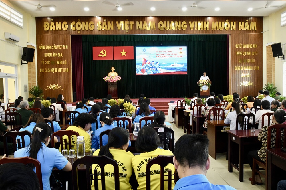 Quang cảnh buổi tuy&ecirc;n truyền JPG