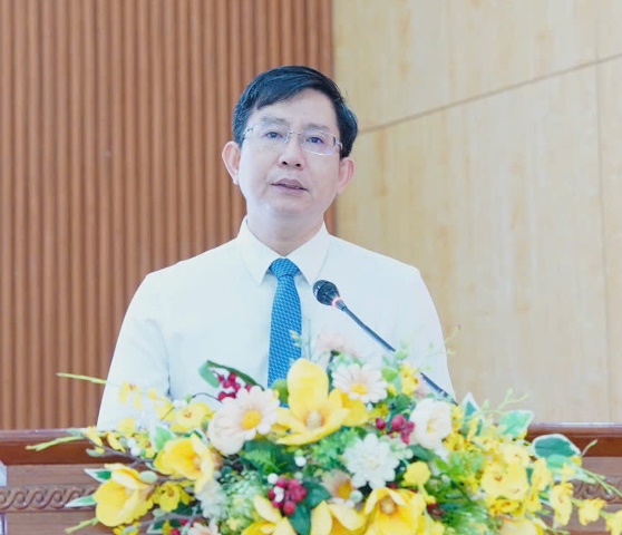 &Ocirc;ng Ho&agrave;ng Thanh Ho&agrave;, B&iacute; thư Đảng uỷ, Chủ tịch HĐND phường Hải V&acirc;n ph&aacute;t biểu chỉ đạo tại kỳ họp.