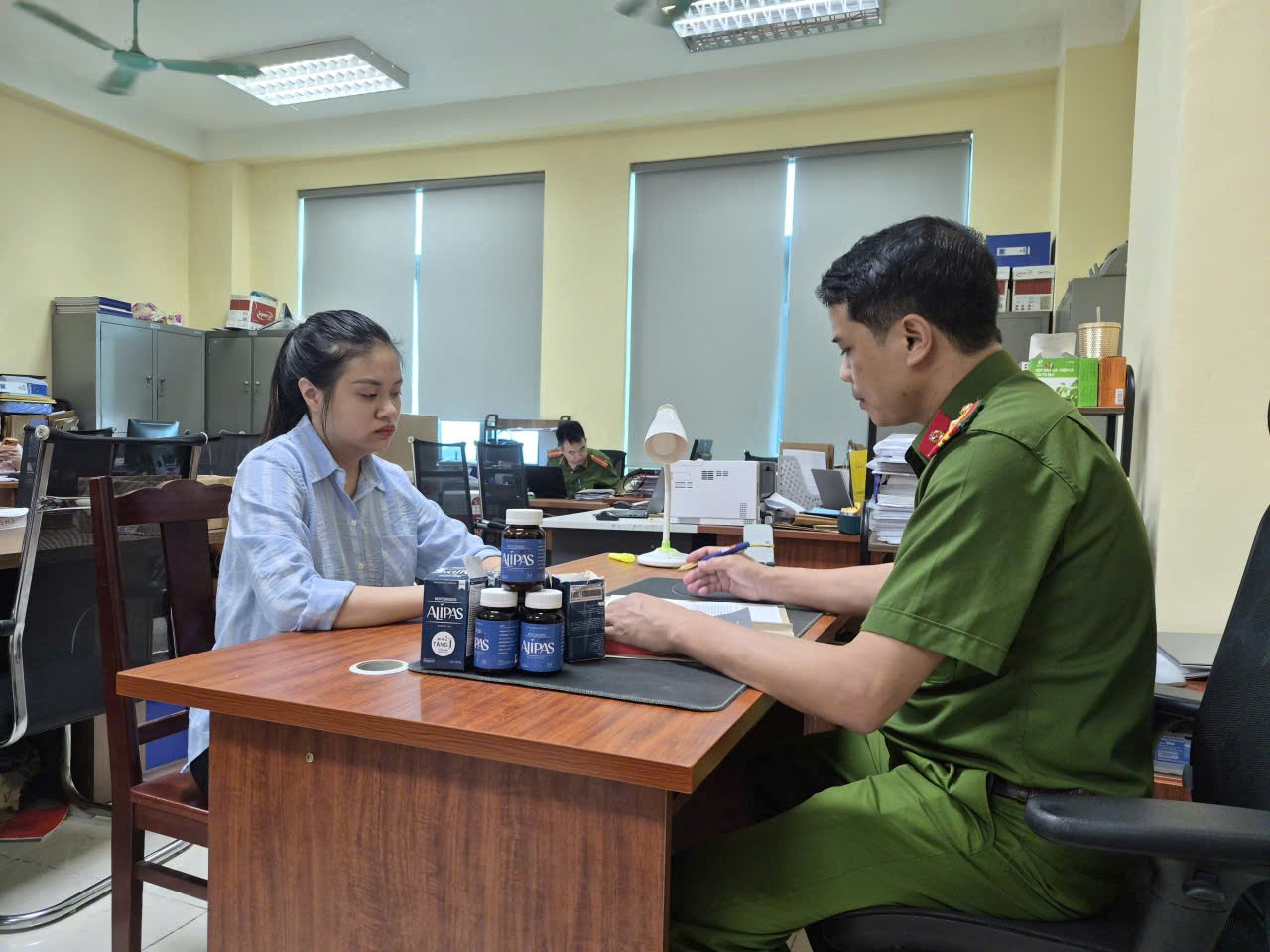 Nguyễn Thị Nga tại cơ quan Công an. Ảnh: Công an cung cấp Nguyễn Thị Nga tại cơ quan Công an. Ảnh: Công an cung cấp
