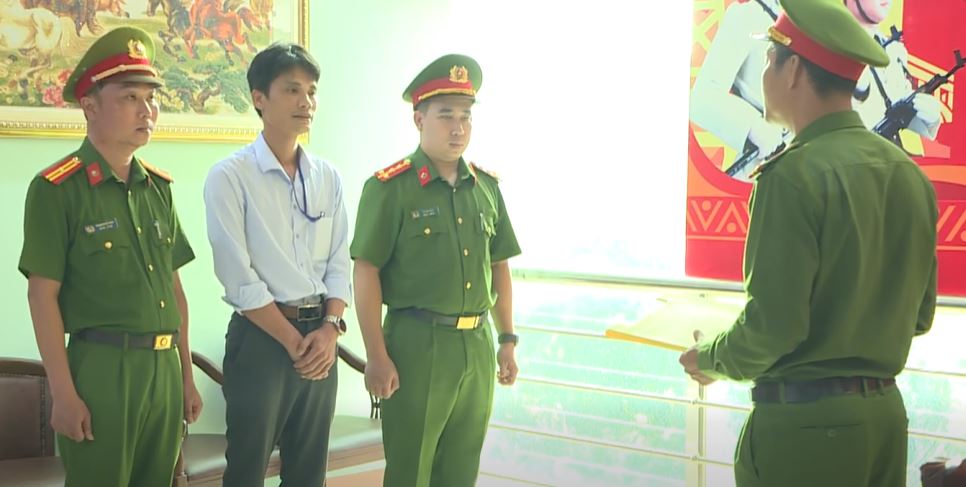 Đắk Lắk: Bắt tạm giam Giám đốc doanh nghiệp sản xuất, buôn bán hơn 250 tấn phân bón giả