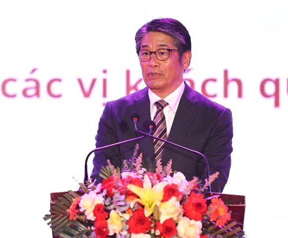 Đại sứ Đặc mệnh to&agrave;n quyền Nhật Bản tại Việt Nam Ito Naoki ph&aacute;t biểu tại lễ khai mạc