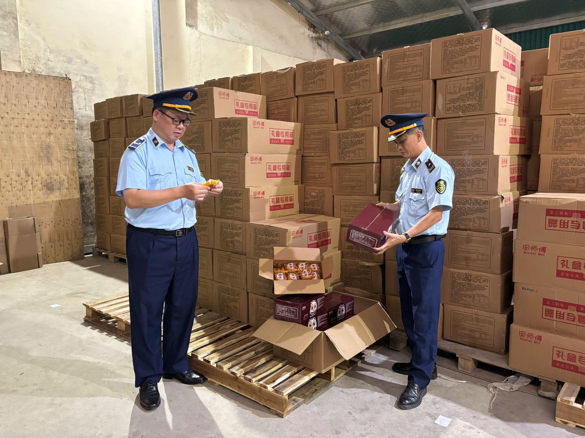 Đội QLTT số 6 Lạng Sơn tăng cường hậu kiểm an toàn thực phẩm M888 thắng lớn mỗi ngày