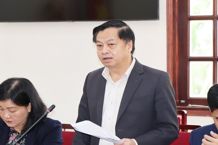 Lãnh đạo Ngân hàng Nhà nước khu vực 10 phát biểu tại cuộc họp. Lãnh đạo Ngân hàng Nhà nước khu vực 10 phát biểu tại cuộc họp.