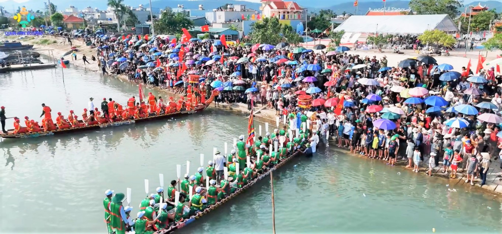 Giải đua thuyền truyền thống Giải đua thuyền truyền thống