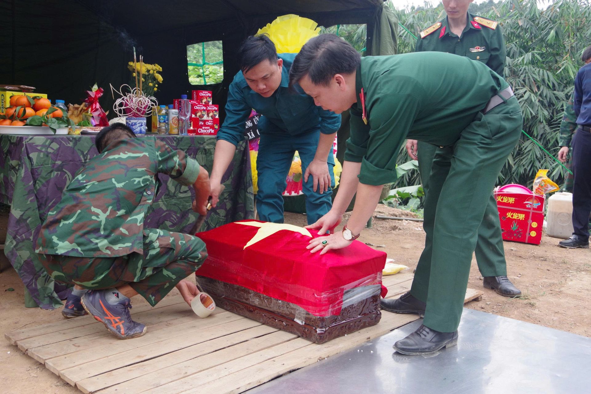 Tỉnh Lào Cai quyết tâm tổ chức hiệu quả các hoạt động tìm kiếm, quy tập hài cốt liệt sĩ, góp phần thực hiện tốt chính sách đối với người có công với cách mạng và tri ân các anh hùng liệt sĩ. Tỉnh Lào Cai quyết tâm tổ chức hiệu quả các hoạt động tìm kiếm, quy tập hài cốt liệt sĩ, góp phần thực hiện tốt chính sách đối với người có công với cách mạng và tri ân các anh hùng liệt sĩ.