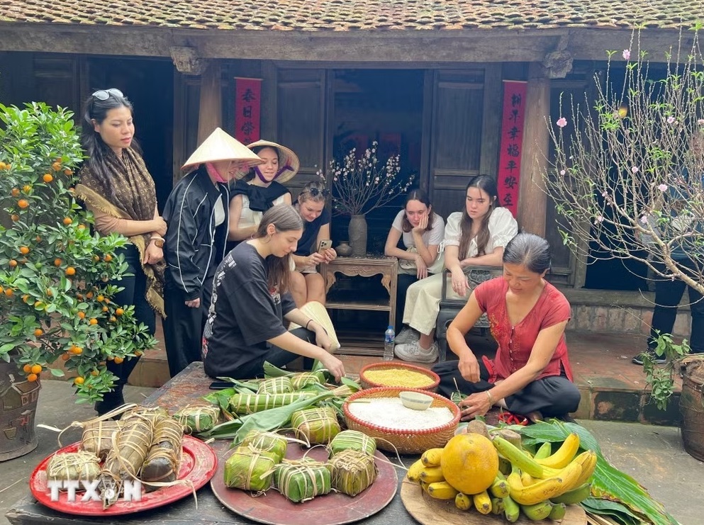 Hà Nội xúc tiến đưa Đường Lâm trở thành "Làng du lịch tốt nhất thế giới"