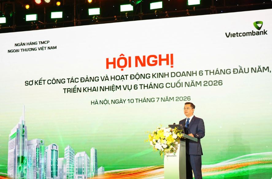 Nguyễn Thanh Tùng - Đại biểu Quốc hội khóa XVI, Bí thư Đảng ủy, Chủ tịch HĐQT Vietcombank phát biểu khai mạc hội nghị Nguyễn Thanh Tùng - Đại biểu Quốc hội khóa XVI, Bí thư Đảng ủy, Chủ tịch HĐQT Vietcombank phát biểu khai mạc hội nghị