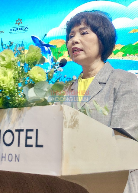 Bà Cao Thị Ngọc Lan đã giới thiệu tổng quan về Kế hoạch tổ chức Ngày Lữ hành Việt Nam. Ảnh: VH Bà Cao Thị Ngọc Lan đã giới thiệu tổng quan về Kế hoạch tổ chức Ngày Lữ hành Việt Nam. Ảnh: VH