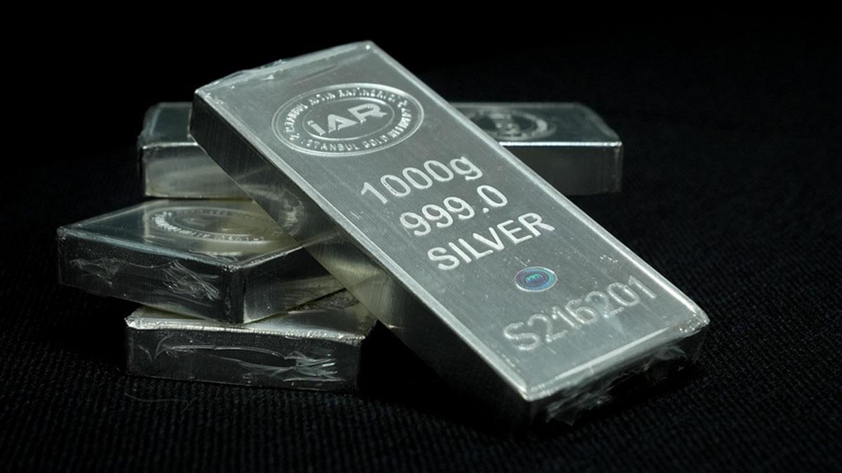 Giá bạc hôm nay 11/7: Bạc bật tăng mạnh, tiến sát mốc 61 USD/ounce