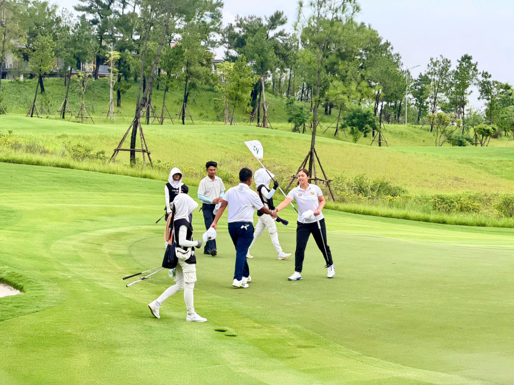 C&aacute;c vận động vi&ecirc;n tranh t&agrave;i tại v&ograve;ng chung kết Giải Golf V&ocirc; địch Trẻ Việt Nam mở rộng lần thứ 10
