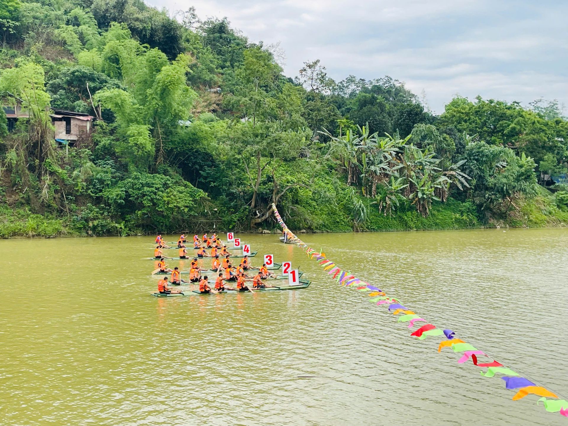 Nâng cao ý thức chấp hành quy định của các cơ sở kinh doanh, giảm thiểu nguy cơ mất an toàn cho người dân và du khách Nâng cao ý thức chấp hành quy định của các cơ sở kinh doanh, giảm thiểu nguy cơ mất an toàn cho người dân và du khách