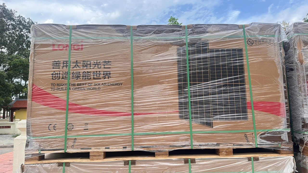 Bắc Ninh: Phát hiện lô pin năng lượng mặt trời không nhãn phụ trị giá trên 13 tỷ đồng