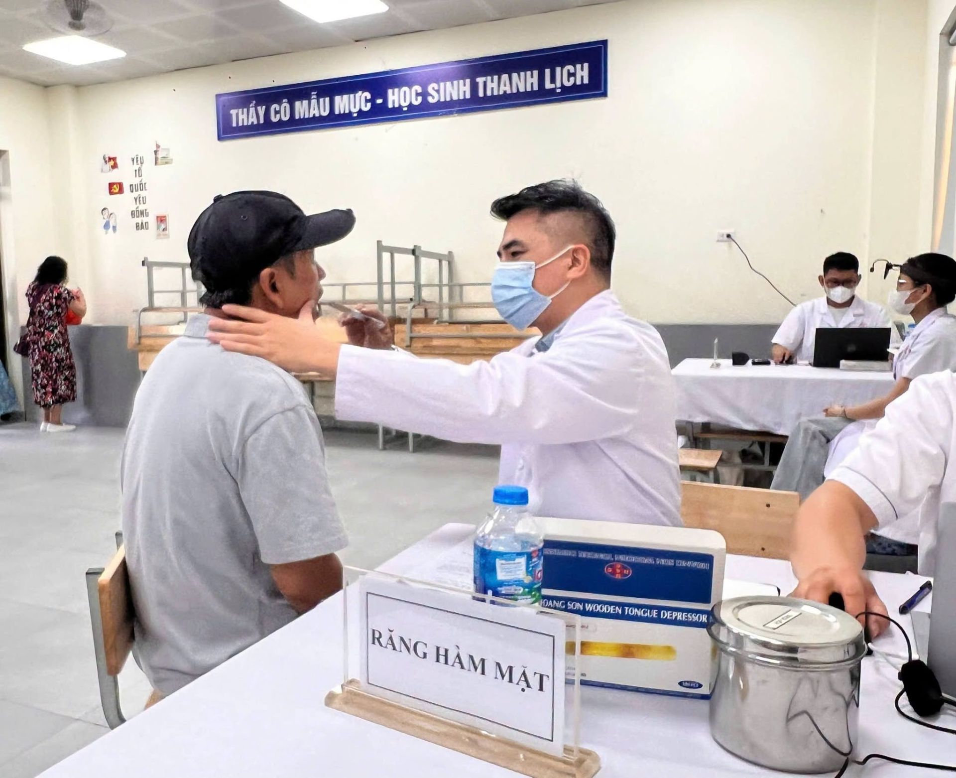 Hà Nội: Phường Ô Chợ Dừa khám sức khỏe định kỳ cho người có công với cách mạng