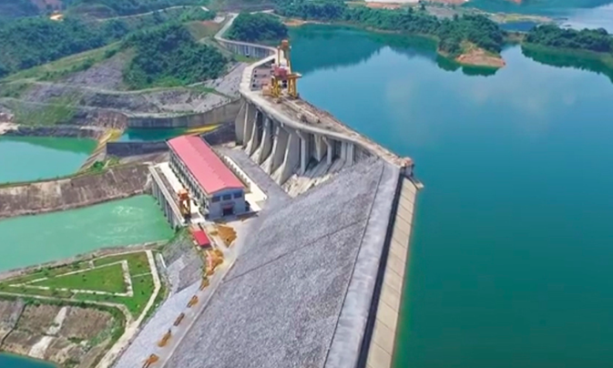 Hồ thủy điện Tuyên Quang đóng 1 cửa xả đáy từ 16 giờ ngày 13/7