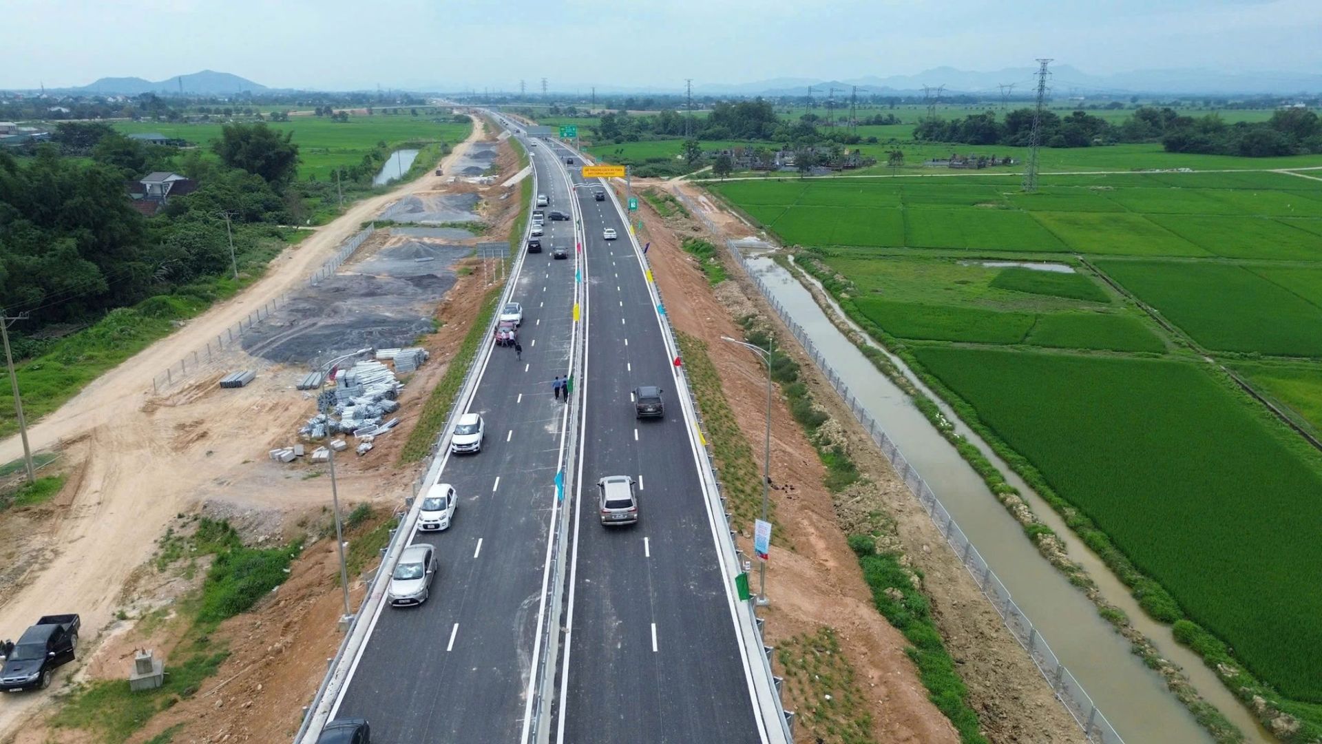 Cao tốc Bắc - Nam tăng tốc hoàn thiện hệ thống thu phí không dừng trước ngày 15/7