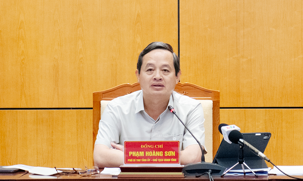 Đồng chí Phạm Hoàng Sơn chủ trì phiên họp UBND tỉnh chuyên đề tháng 7 (lần 2). Đồng chí Phạm Hoàng Sơn chủ trì phiên họp UBND tỉnh chuyên đề tháng 7 (lần 2).